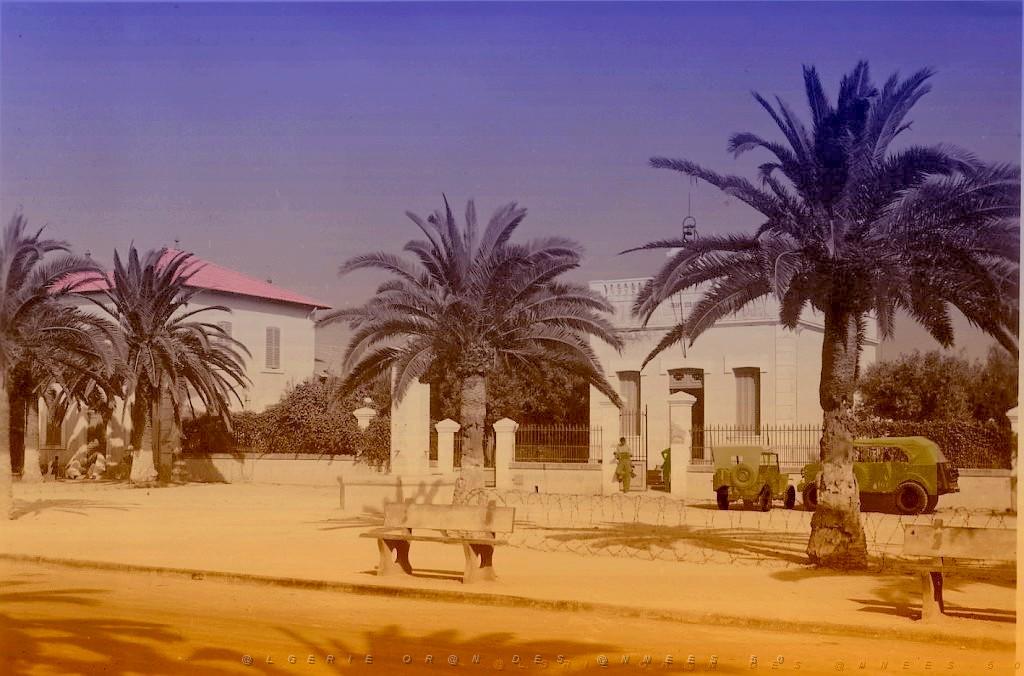 SAINT LEU 500  PLACE DES ECOLES.jpg